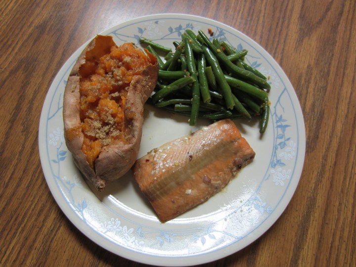 Baked Sweet Salmon with Garlic Green Beans and Sweet Potatoes 